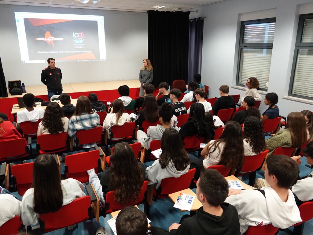 Autarquia promove workshops sobre gaming e redes sociais