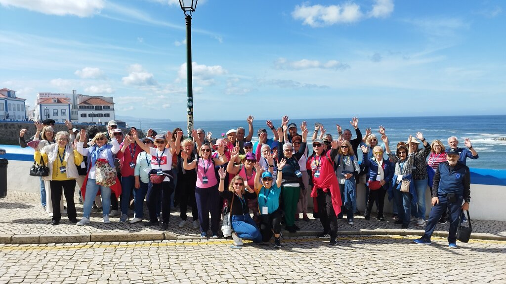 Seniores em caminhada na Ericeira