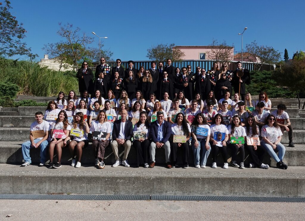 Traçar da Capa do ISCE no Jardim da Música